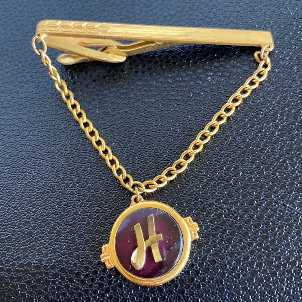 Vintage Hickok USA gold tone drop chain round initial “H” retro tie bar